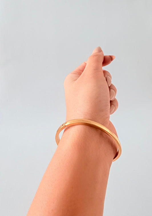 Sleek Bangle - Gold