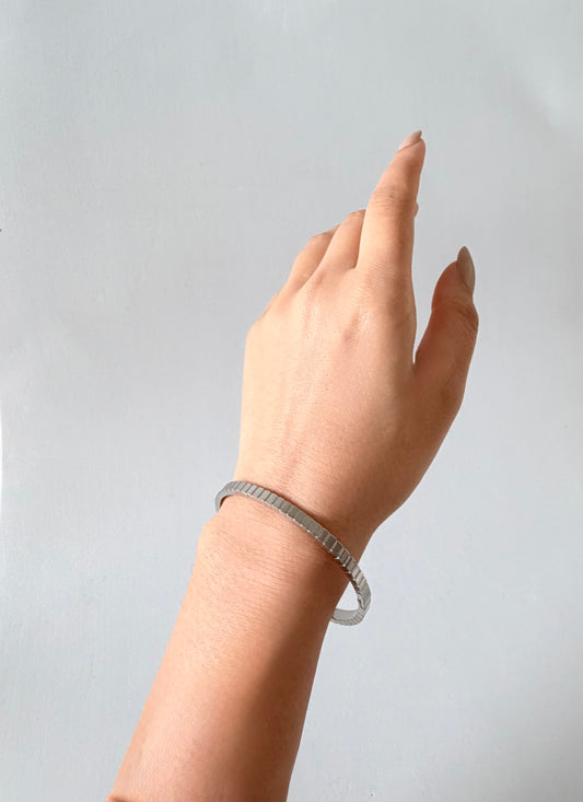 The Ridge Bangle - Silver